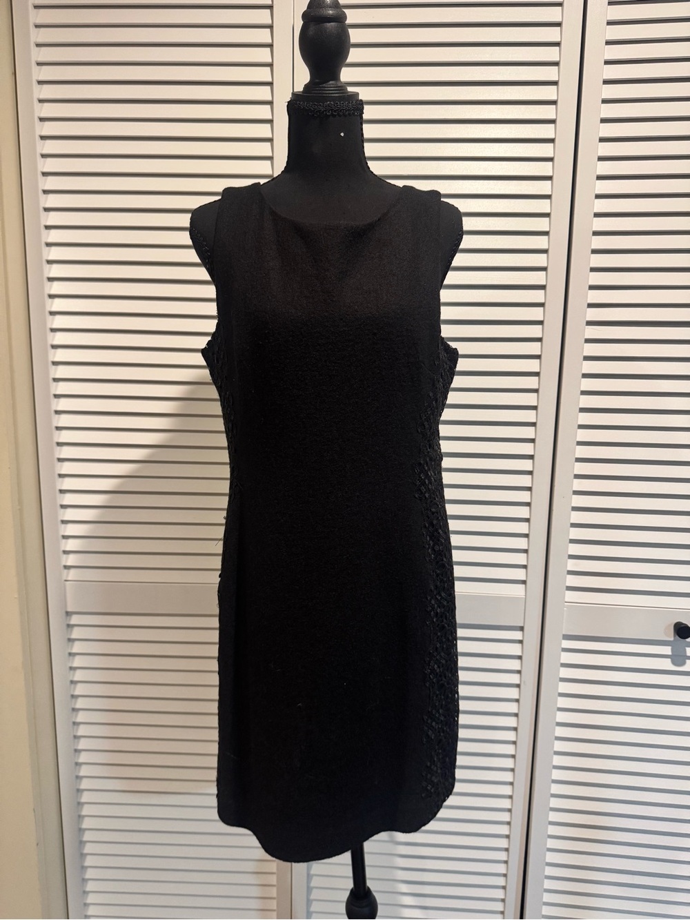 Banana Republic Black Sleeveless Textured Shift Dress